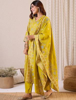 Women Floral Printed Regular Chanderi Silk Kurta with Trousers & With Dupatta 3