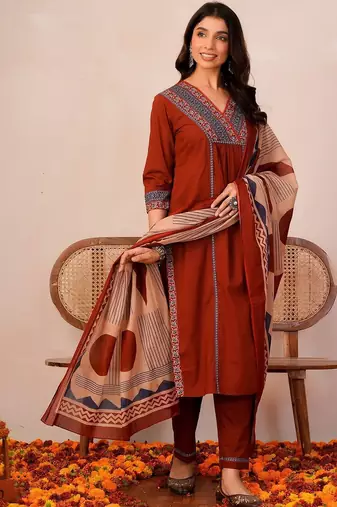 Women Ethnic Motifs Yoke Design Empire Thread Work Pure Cotton Kurta with Trousers & With Dupatta