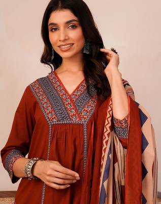 Women Ethnic Motifs Yoke Design Empire Thread Work Pure Cotton Kurta with Trousers & With Dupatta 2