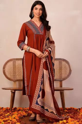 Women Ethnic Motifs Yoke Design Empire Thread Work Pure Cotton Kurta with Trousers & With Dupatta