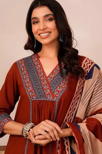 Women Ethnic Motifs Yoke Design Empire Thread Work Pure Cotton Kurta with Trousers & With Dupatta