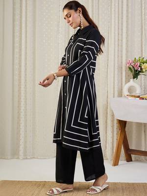 Geometric Printed Shirt Collar Straight Kurta With Trousers 4