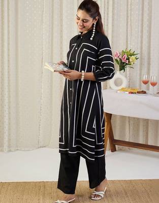 Geometric Printed Shirt Collar Straight Kurta With Trousers 5