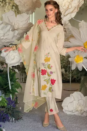 Women Floral Embroidered Regular Thread Work Kurta with Trousers & With Dupatta