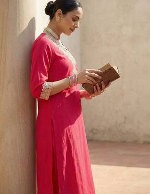 Women Ethnic Motifs Embroidered Regular Thread Work Kurta with Trousers 4
