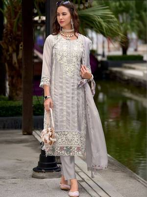 Women Floral Embroidered Regular Thread Work Kurta with Trousers & With Dupatta 1