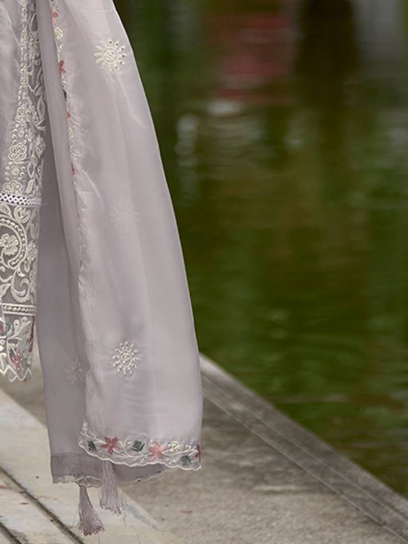 Women Floral Embroidered Regular Thread Work Kurta with Trousers & With Dupatta
