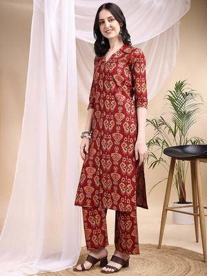 Maroon silk blend geometric print ethnic kurta palazzo set 4