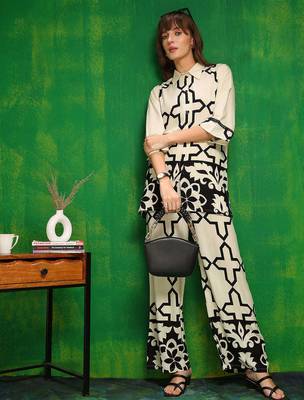Off-white rayon geometric print ethnic kurta palazzo set 1
