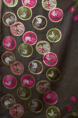 Grey khadi cotton blend jhallar saree 4