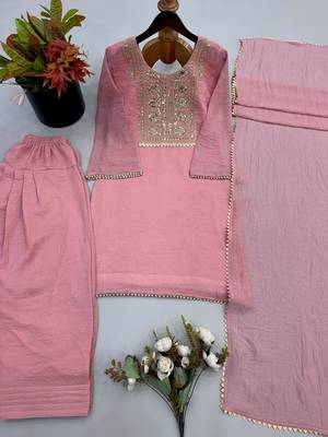 Pink embroidered kurta set with farshi salwar & dupatta 4