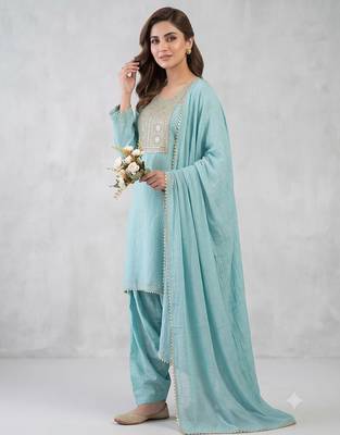 Sky blue embroidered kurta set with farshi salwar & dupatta 1