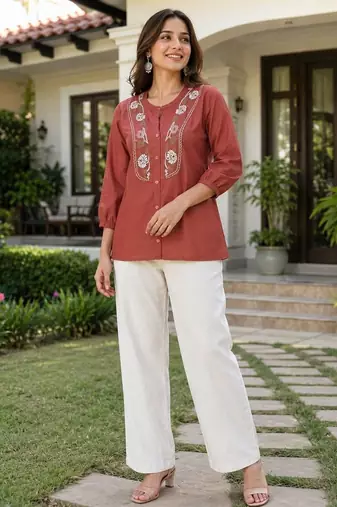 Peach embroidered short tunic kurti with off-white bottom set