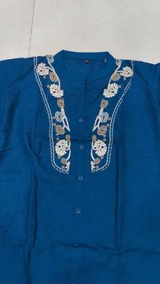 Teal embroidered short tunic kurti with off-white bottom set 3