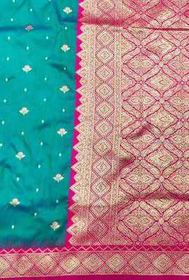 rama zari woven banarasi silk blend traditional saree with blouse piece 3