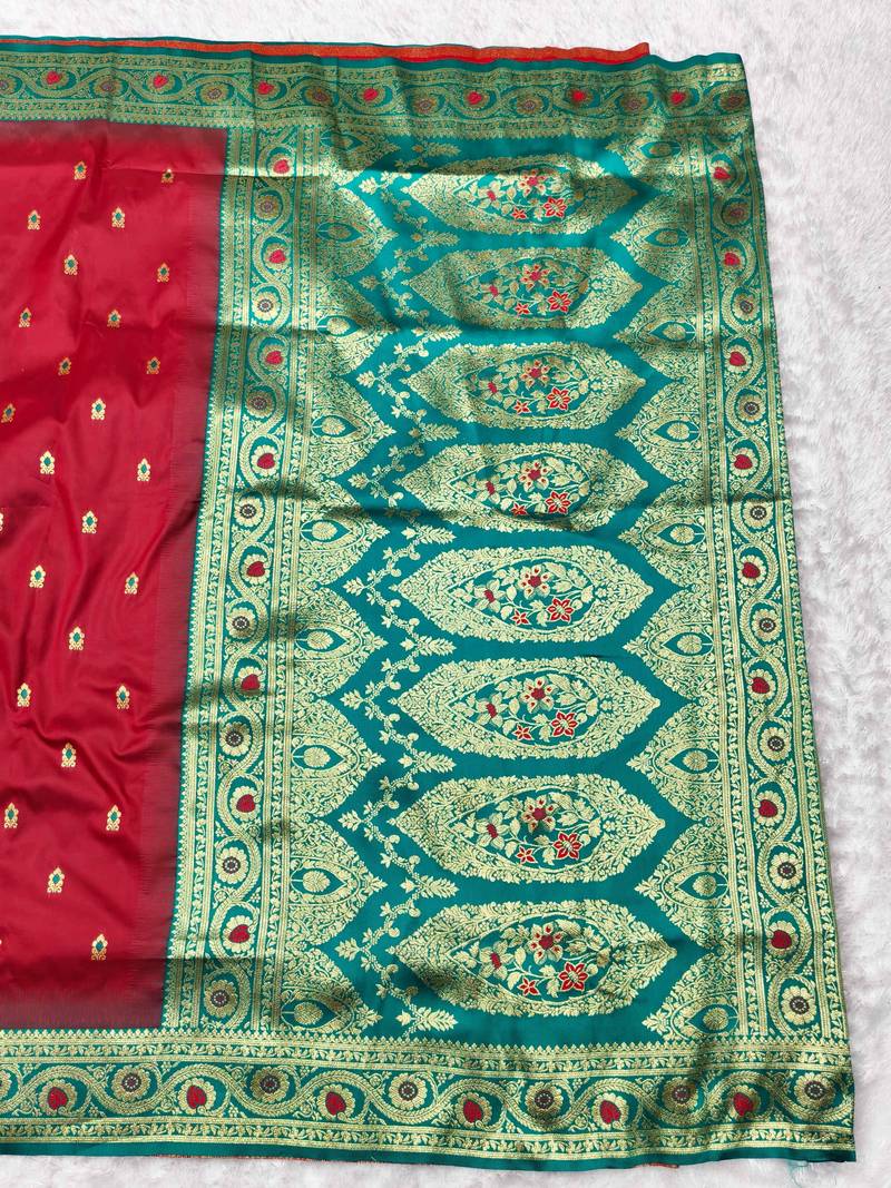 maroon zari woven banarasi silk blend traditional saree with blouse piece
