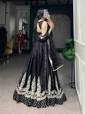Black Naysha silk blend Heavy Embroidered Party Wear Lehenga Choli with Net Dupatta 2