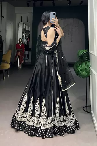 Black Naysha silk blend Heavy Embroidered Party Wear Lehenga Choli with Net Dupatta