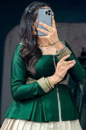 Women's Kanchipuram Zari Woven free size Lehenga and Satin silk blend Top Set