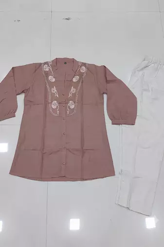 Oniun embroidered short tunic kurti with off-white bottom set