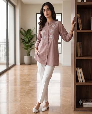 Oniun embroidered short tunic kurti with off-white bottom set 1