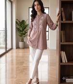 Oniun embroidered short tunic kurti with off-white bottom set