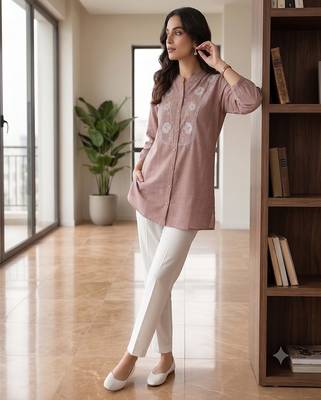 Oniun embroidered short tunic kurti with off-white bottom set 3