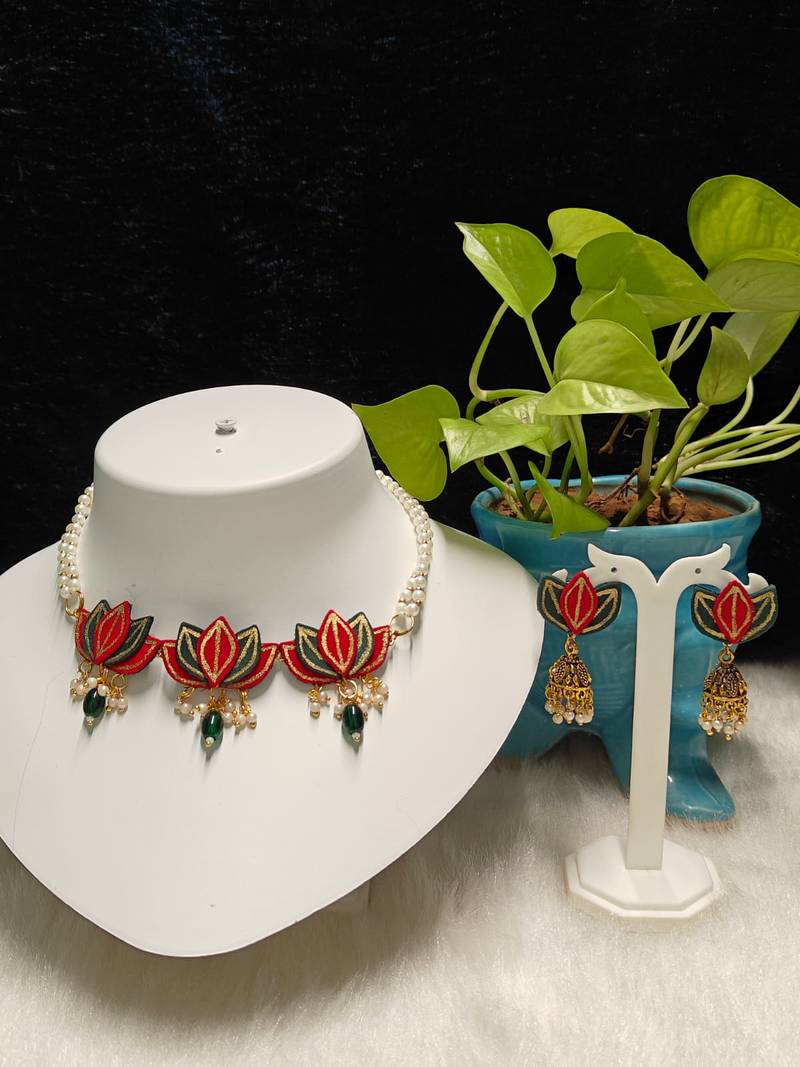 pushp lotus design necklace set