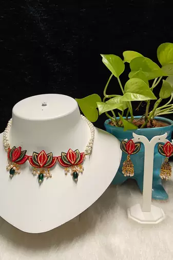 pushp lotus design necklace set