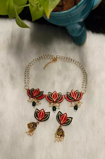 pushp lotus design necklace set