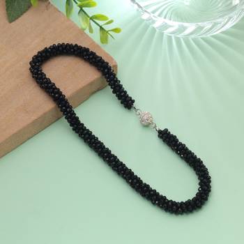 Black color magnetic beaded necklace with everyday style 2