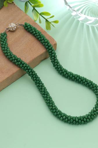 Green color magnetic beaded necklace with fashion style