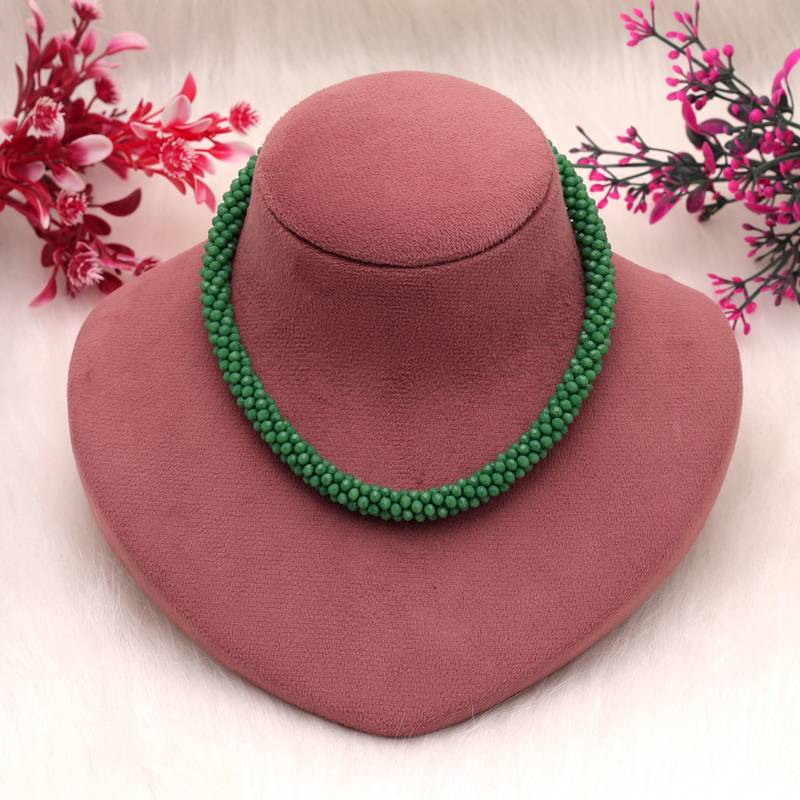 Green color magnetic beaded necklace with fashion style