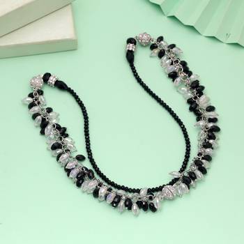 White & black color beaded necklace with modern style 1