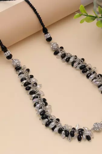 White & black color beaded necklace with modern style