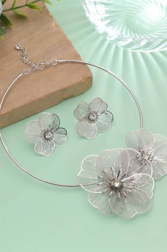 Silver color floral shape anti tarnish hasli necklace set