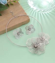 Silver color floral shape anti tarnish hasli necklace set