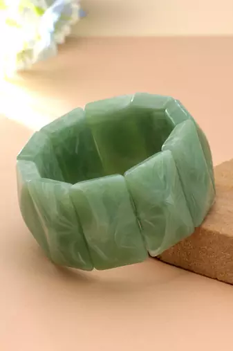 Green color stretchable acrylic fashion bangle design