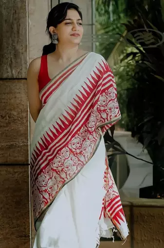 White linen geometric printed casual saree with blouse piece