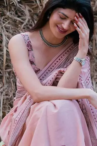 Pink linen floral printed casual saree with blouse piece