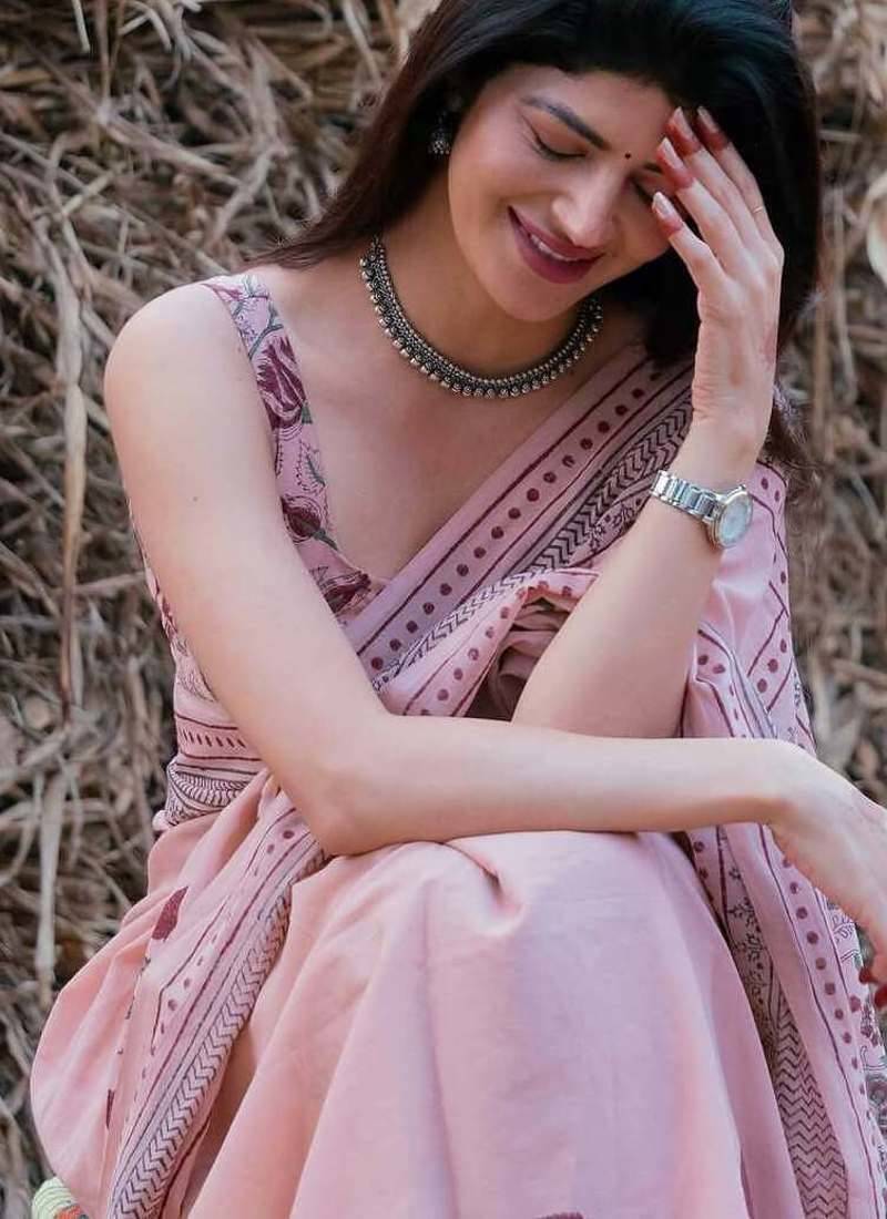 Pink linen floral printed casual saree with blouse piece