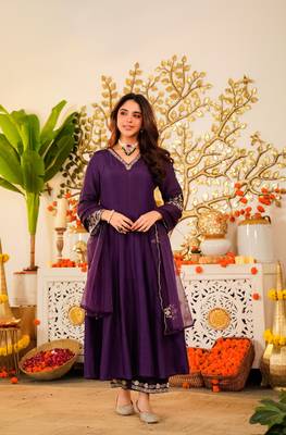 Embroidered Viscose Chanderi Flared Anarkali Pant and Dupatta Set 1