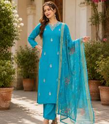  Women Gorgeous Viscose Embroidered Straight Kurta, Pant and Dupatta Set