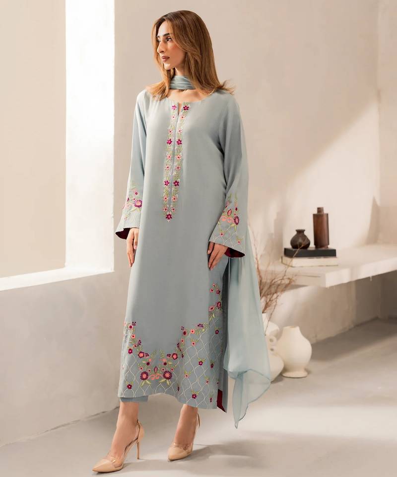 Women's Gorgeous Thread Work Chanderi Silk Fabric Straight Kurta Pant and Dupatta Set