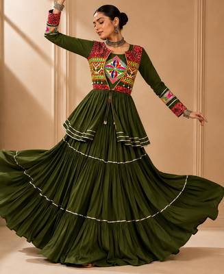 Green Cotton Gamthi Work Lehenga Choli with Koti 3