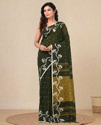 green geometric motifs cotton blend handspun soft saree 1