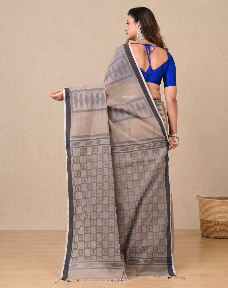 ecru texture pattern cotton blend handspun soft saree