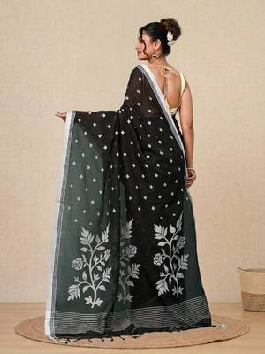 black geometric motifs cotton blend soft saree 3