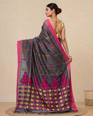 grey geometric pattern cotton blend soft saree 3