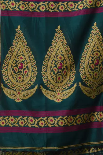green geometric pattern cotton blend soft saree